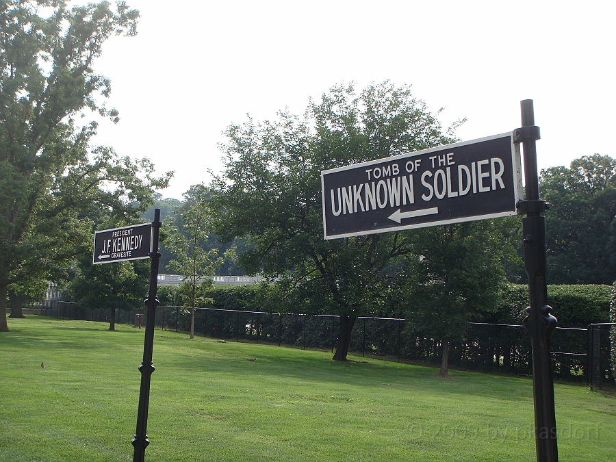 Washington DC [2009 July 02] 002.JPG - Scenes from Arlington National Cemetery.